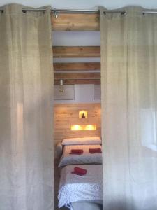 Postel nebo postele na pokoji v ubytování Shambala Home Loft Sole