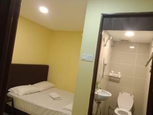 Koupelna v ubytování RAS Hotel + 37 fotografií