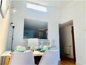 Foto dalla galleria di Apartamentos LAMAROSA -ATICO ,Vistas al Mar Cantabrico PARKING a Burela de Cabo