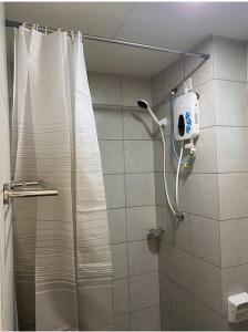 Ένα μπάνιο στο Edusphere cozy suite with netflix wifi pool