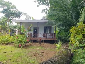 Zahrada ubytování Susan Bungalow#1 Bahía Drake, Corcovado Familia Amaya
