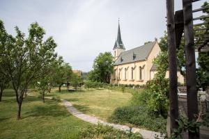 Vonkajšia záhrada v ubytovaní Chaloupka Křivoklát