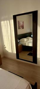 Postel nebo postele na pokoji v ubytování ART Apartment Durres Albania