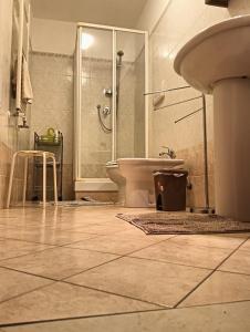 Ένα μπάνιο στο Genova Home