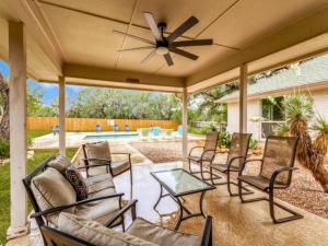 Fotografie z fotogalerie ubytování Spacious 5 BDRM Home Mins to Wineries with Private Pool and Hot Tub! v destinaci Johnson City