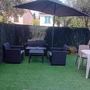 Φωτογραφία από το άλμπουμ του Studio cosy terrasse front mer σε Cagnes-sur-Mer