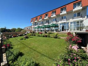 Zahrada ubytování Complex Turistic Perla + 16 fotografií