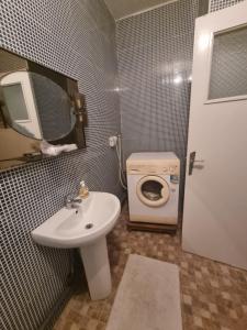 Koupelna v ubytování Bel appartement face à la méditerranée + 28 fotografií