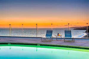 Dana Point Oceanfront Amazing Views STR14-0128内部或周边的泳池