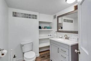 Galeriebild der Unterkunft St Lawrence River Modern Log Home in Hammond