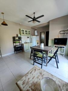 Kuchyň nebo kuchyňský kout v ubytování Apart Che Catu III