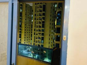 O edifício onde a casa de hóspedes está situado