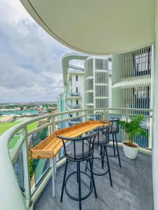 Μπαλκόνι ή βεράντα στο Corner Hideout - Azure Staycation