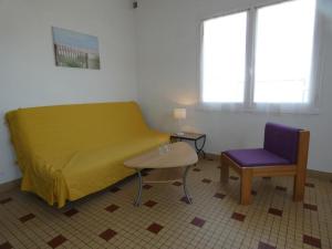 Fotografia z galérie ubytovania Appartement T2, 5 pers, à 10 min de la plage, terrasse, parking, animaux acceptés - Notre-Dame-de-Monts - FR-1-540-237 v destinácii Notre-Dame-de-Monts + 20 fotografií