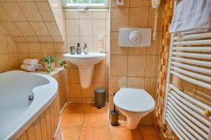Koupelna v ubytování Hotel U Lípy