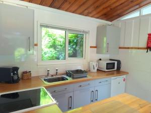 Ảnh trong thư viện ảnh của Bantry Cottage at Crackington Haven, near Bude and Boscastle, Cornwall ở Bude