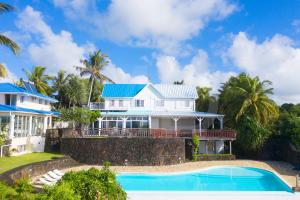 A piscina localizada em THE BAY ou nos arredores