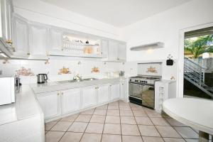 A cozinha ou cozinha compacta de THE BAY