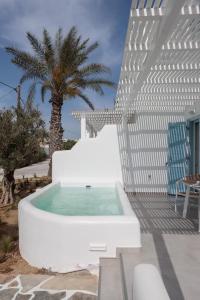 The swimming pool at or close to Agia Anna Living