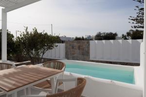 The swimming pool at or close to Agia Anna Living