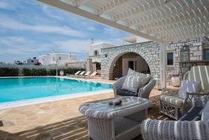 Bazén v ubytování Villa Dionysos in Aliki nebo v jeho okolí