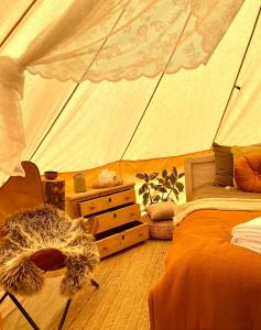 1 camera con letto e tenda di BohoFyn a Nyborg