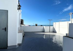 Balkón alebo terasa v ubytovaní apartamento Juani solo para Familia o parejas "tucasaenconil"