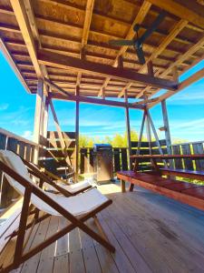 Balkón nebo terasa v ubytování 西海岸オーガニック小麦畑1200坪眺望FarmStayYululu