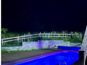 Bazén v ubytování Kolochava Eco Resort nebo v jeho okolí