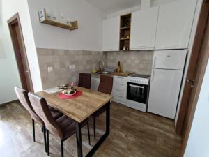 Galeriebild der Unterkunft Pocanic apartmani in Tivat