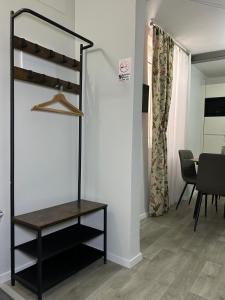 Foto dalla galleria di Timco 3-story apartment with lake view and air-conditioner a Torno