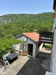 Nespecifikovaný výhled na hory nebo výhled na hory při pohledu z apartmánu