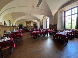 Restaurace v ubytování Logis Hôtel Ancien Grand Séminaire