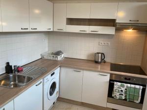 Fotografie z fotogalerie ubytování Apartment STAR Brno with terrace 5 v destinaci Komín
