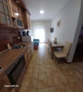 Kuchyň nebo kuchyňský kout v ubytování Apartmani Lana Rab