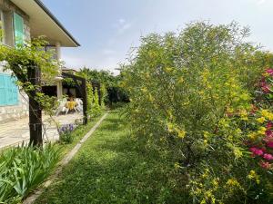 Fotografie z fotogalerie ubytování Bas de villa avec accès piscine près de Nice Cannes Monaco v destinaci Carros