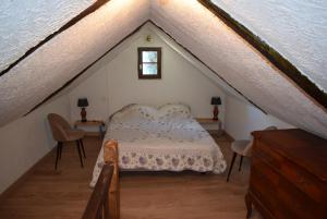 TrébasにあるChalet climatisé en bordure de rivière mansardéeのギャラリーの写真