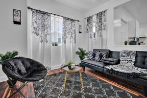 Billede fra billedgalleriet på Around the corner to PPL Center! With secured parking 1st floor unit i Allentown