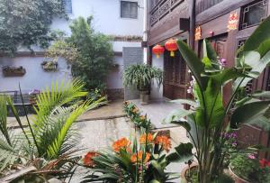 原乡文苑客栈外面的花园