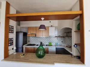 Kuchnia lub aneks kuchenny w obiekcie Bouganville Home