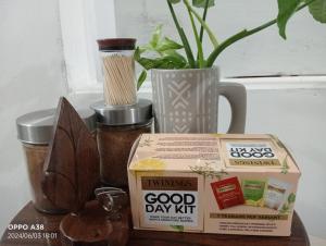 Et logo, certifikat, skilt eller en pris der bliver vist frem på RY Nest Pad 2