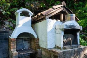 Gallery image of Secluded Cottage front Lake with BOAT in Valsolda