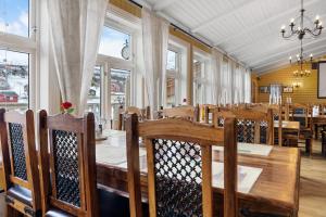 Restaurace v ubytování Lyngseidet Gjestegård AS