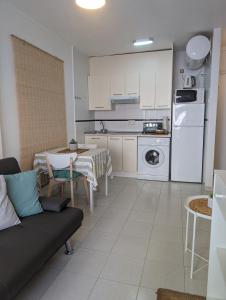 Kuchyň nebo kuchyňský kout v ubytování Torreviejaplace + 18 fotografií