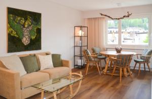 Posezení v ubytování SWISSME - Neu-Seeblick-Balkon-Parkplatz-Nahe Bergbahn
