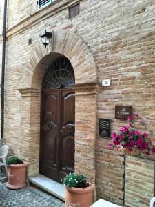 The facade or entrance of LA CONCHIGLIA - Sirolo Suite