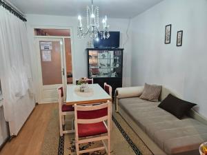 Predel za sedenje v nastanitvi Apartmani, sobe Žiža
