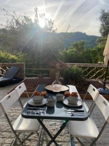 Gallery image of Chambre de l Olivier in Taradeau