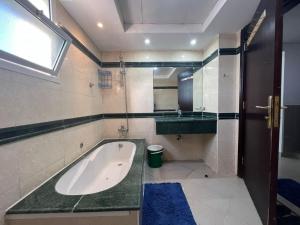 Ένα μπάνιο στο Stay at Luxury Studio Apartment