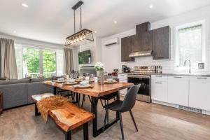 Kuchyň nebo kuchyňský kout v ubytování Chalet Listra peace & spa - 16 min to Tremblant